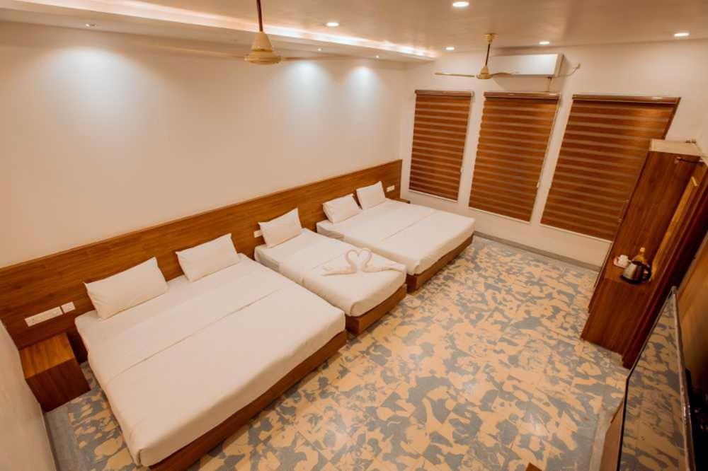 Abab Residency Hotel Kochi Bagian luar foto